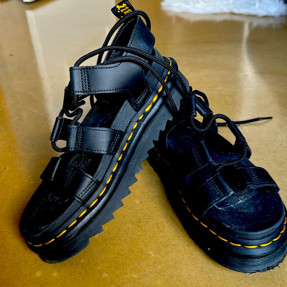 DR MARTENS PLATFORM LACE UP GLADIATOR SANDALS